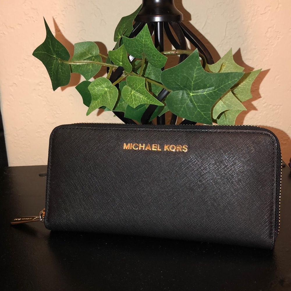 Black Michael Kors Wallet